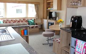 Norfolk Broads Caravan Sleeps 8
